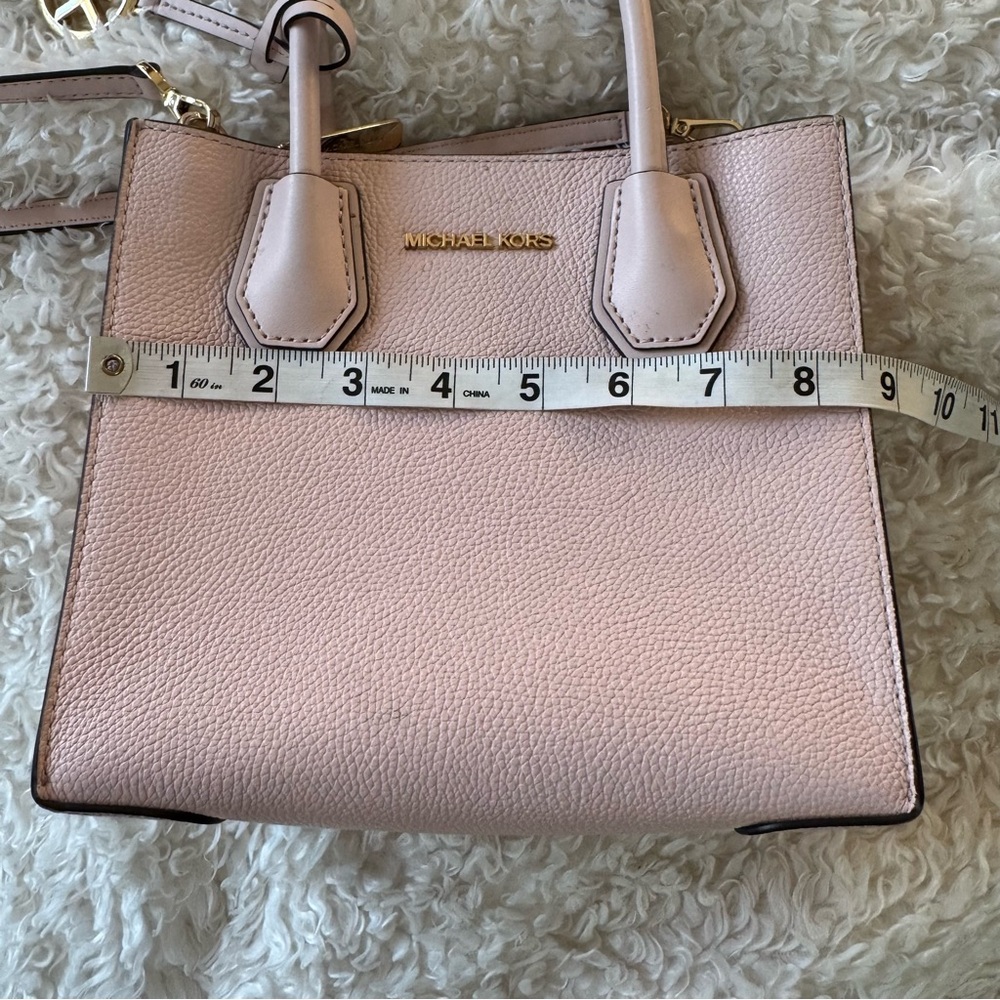 Michael Kors Mercer Medium Pebble Leather Messenger Crossbody Bag Powder Blush - Picture 8 of 15